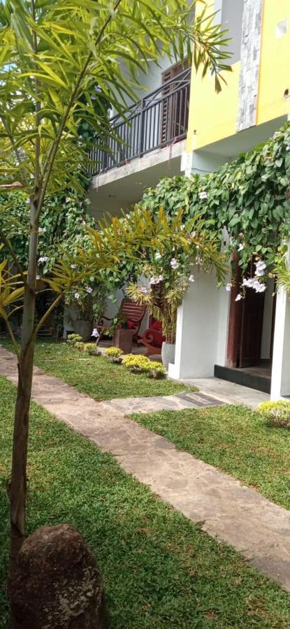 Mandara Rest Bed & Breakfast Hikkaduwa Exterior photo