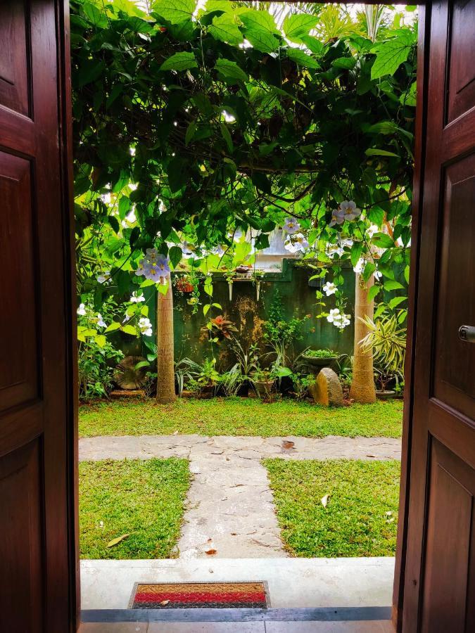 Mandara Rest Bed & Breakfast Hikkaduwa Exterior photo