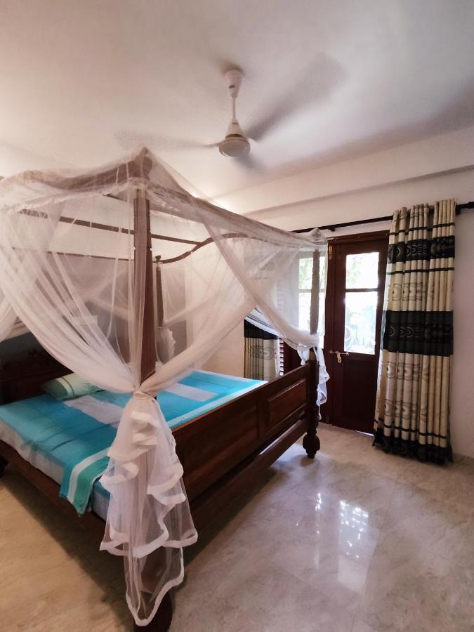 Mandara Rest Bed & Breakfast Hikkaduwa Exterior photo
